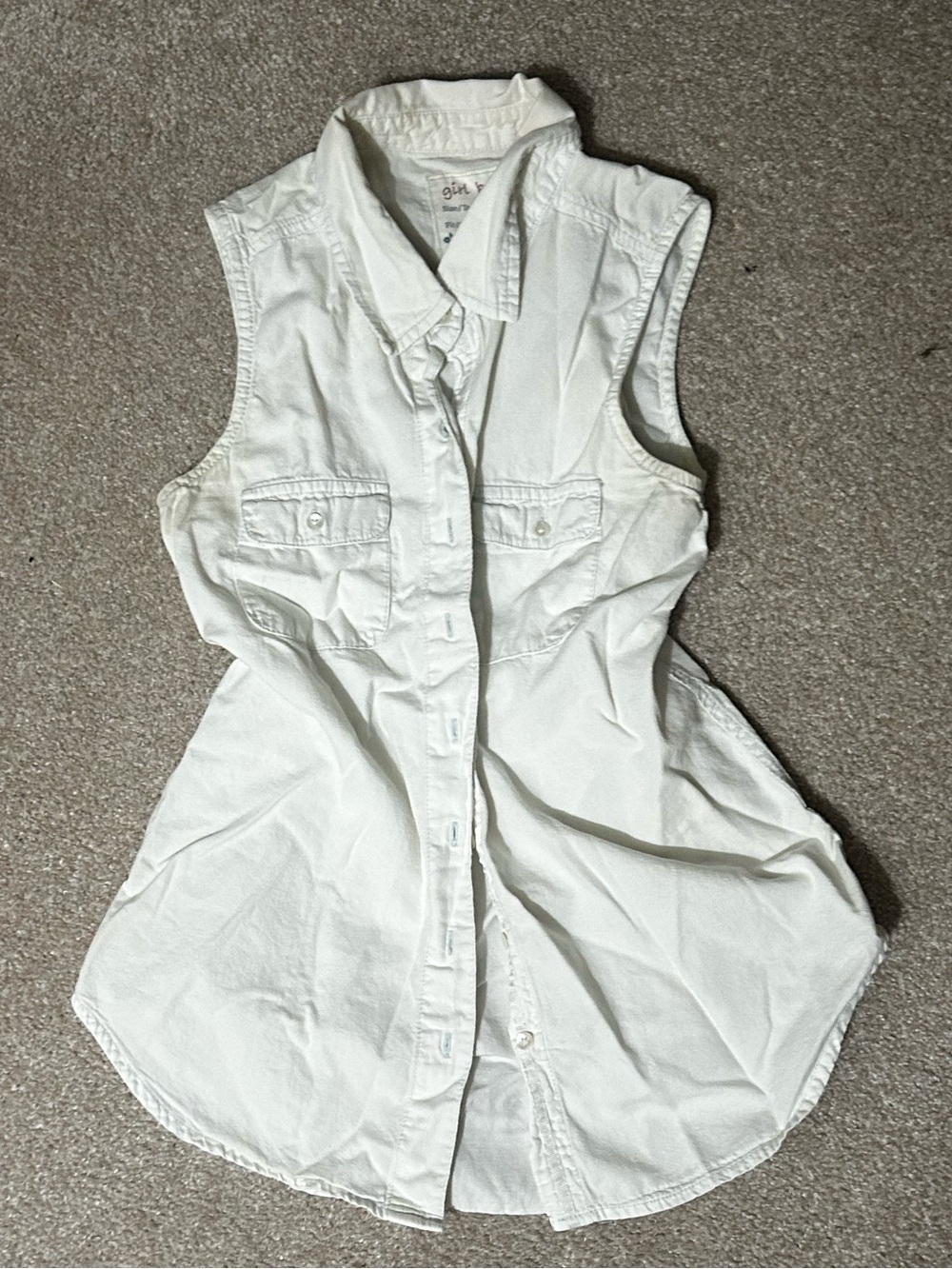 girl krazy White Sleeveless Button-Front Collared Top